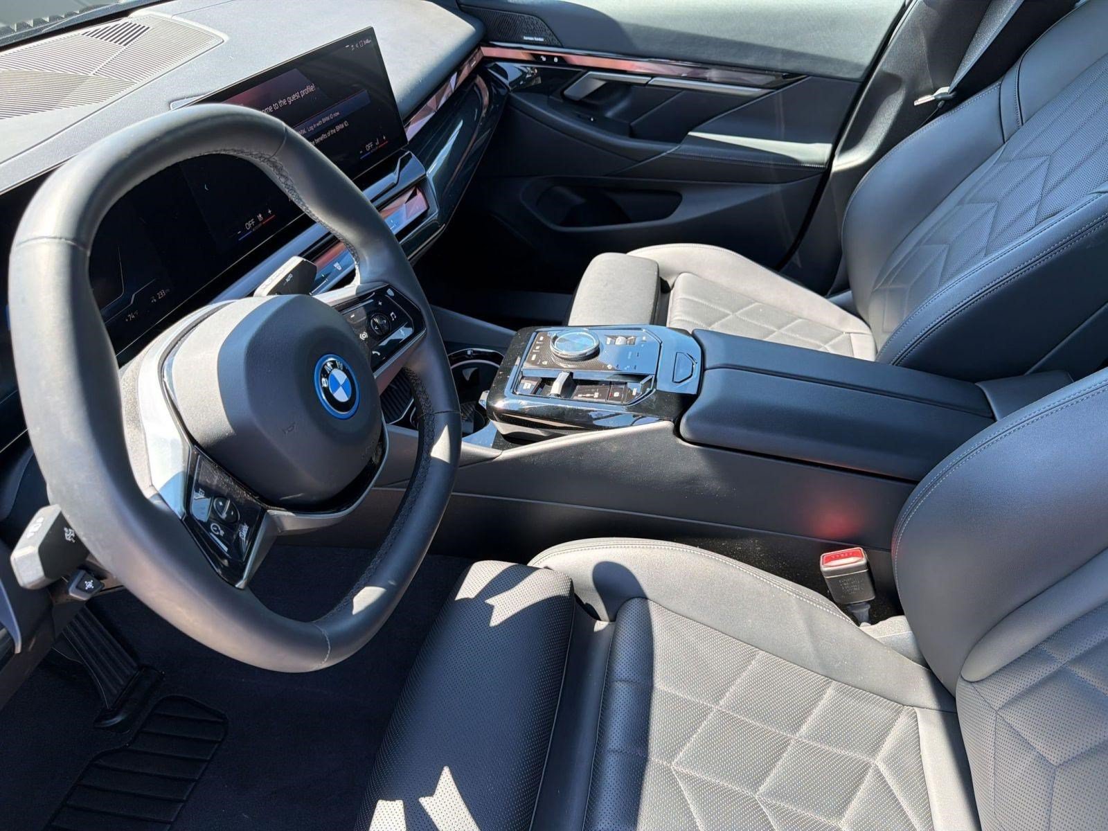 Certified 2024 BMW i5 eDrive40i w/ Premium Package RWD image 4