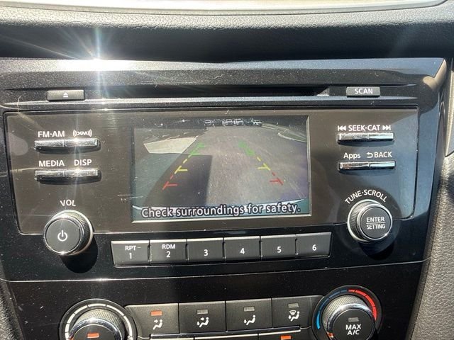 Used 2016 Nissan Rogue S w/ Appearance Package FWD image 16