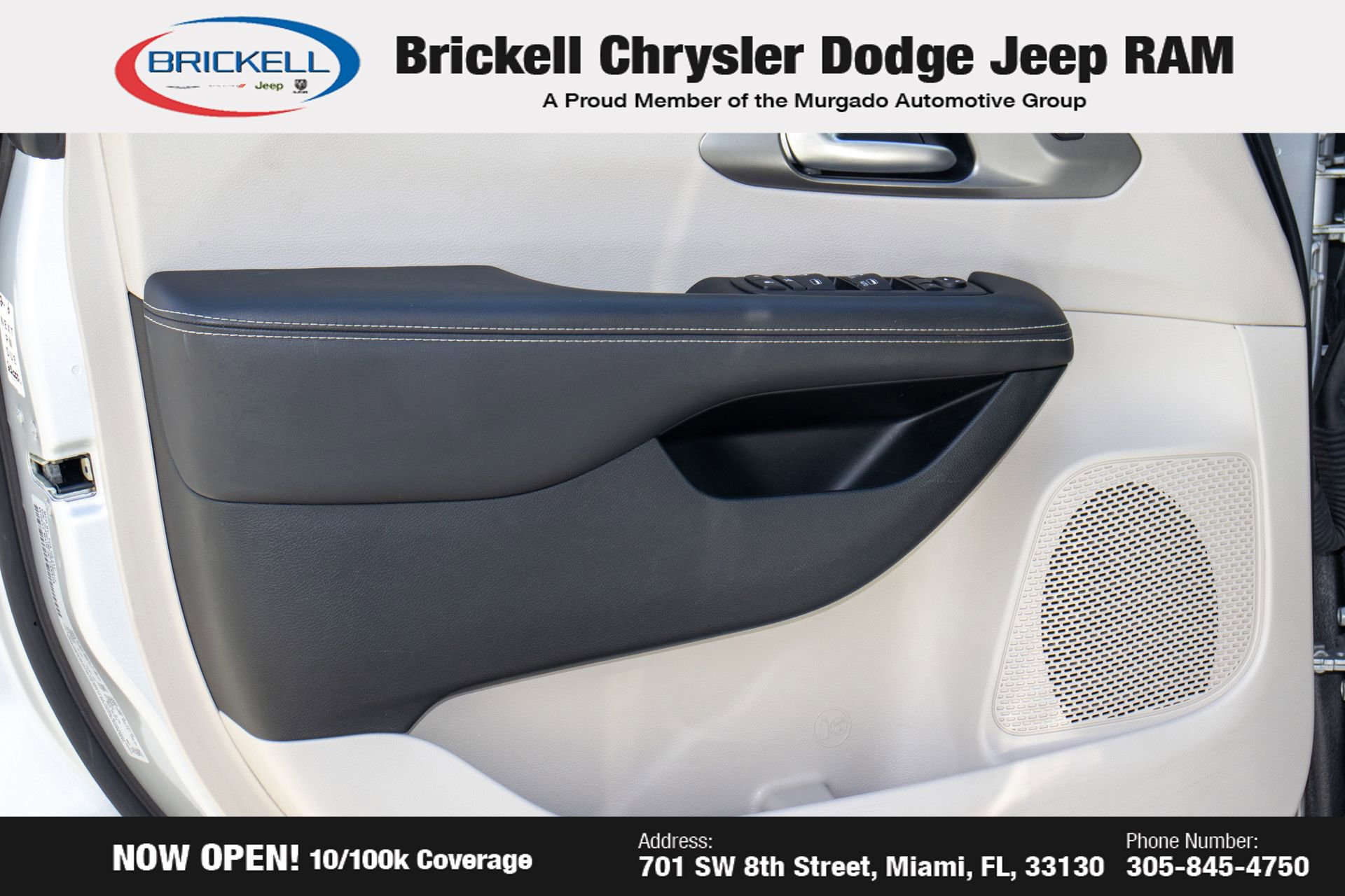 Used 2024 Chrysler Pacifica Touring-L image 11