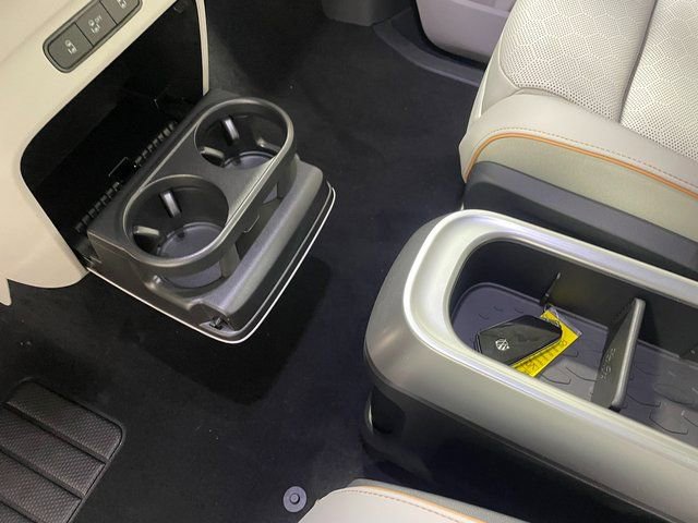 New 2025 Volkswagen ID. Buzz Pro S Plus image 21