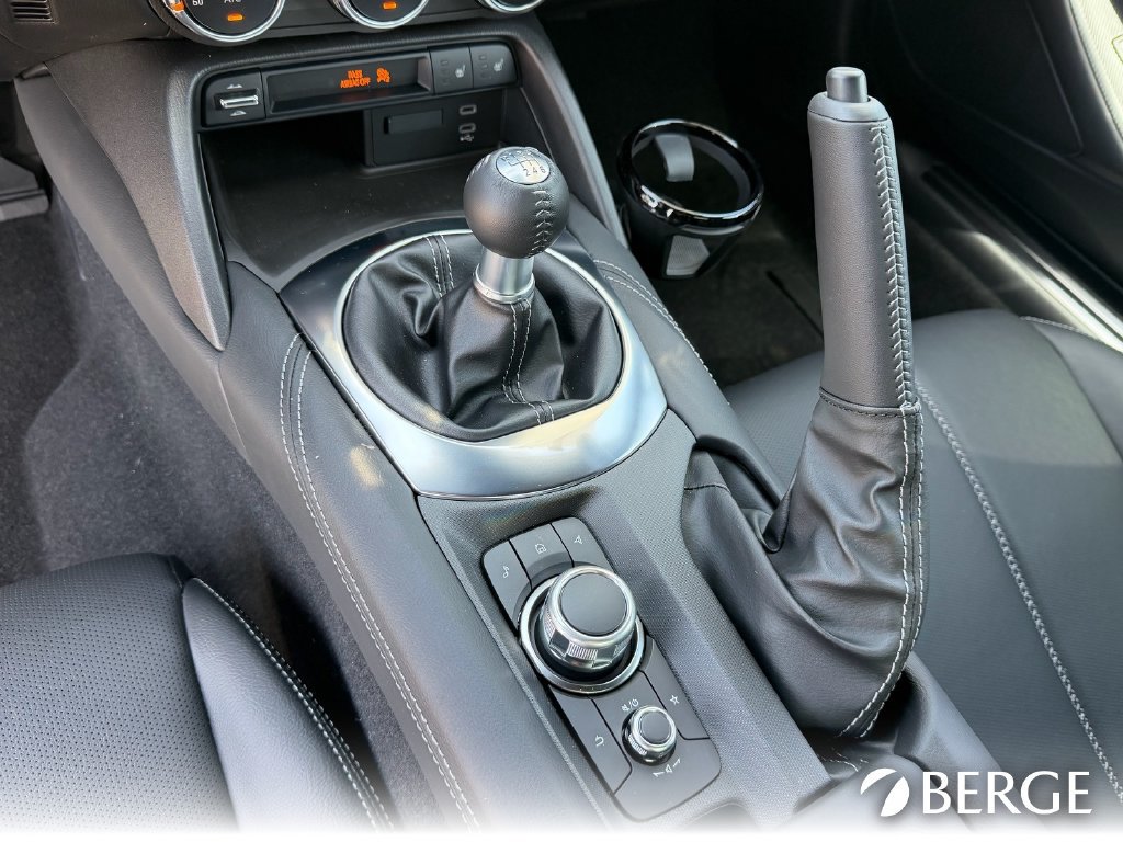 New 2026 MAZDA MX-5 Miata RF Grand Touring w/ Weather Package RWD image 23
