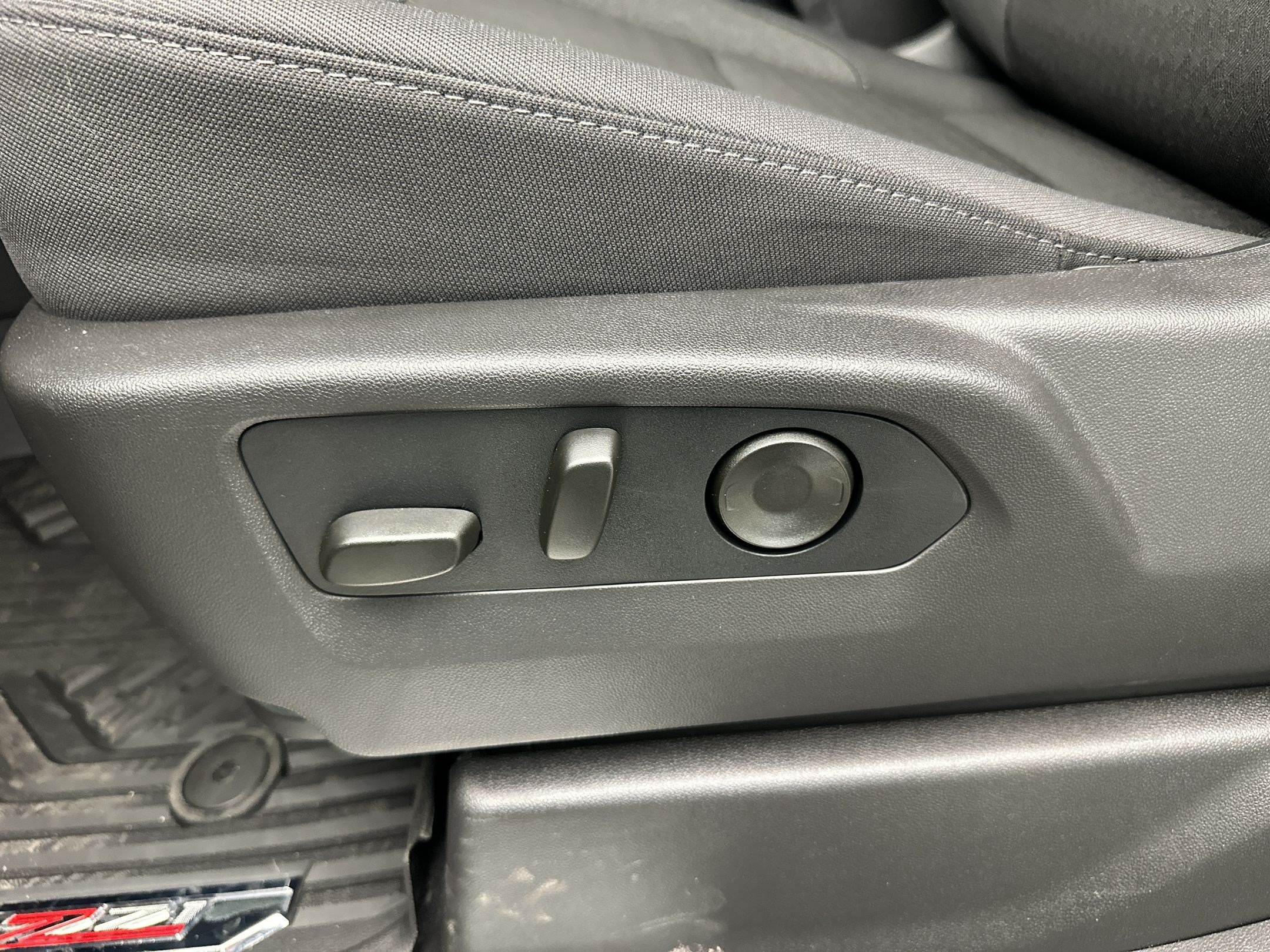 New 2026 Chevrolet Silverado 1500 LT Trail Boss w/ LPO, Dark Essentials Package AWD/4WD image 15