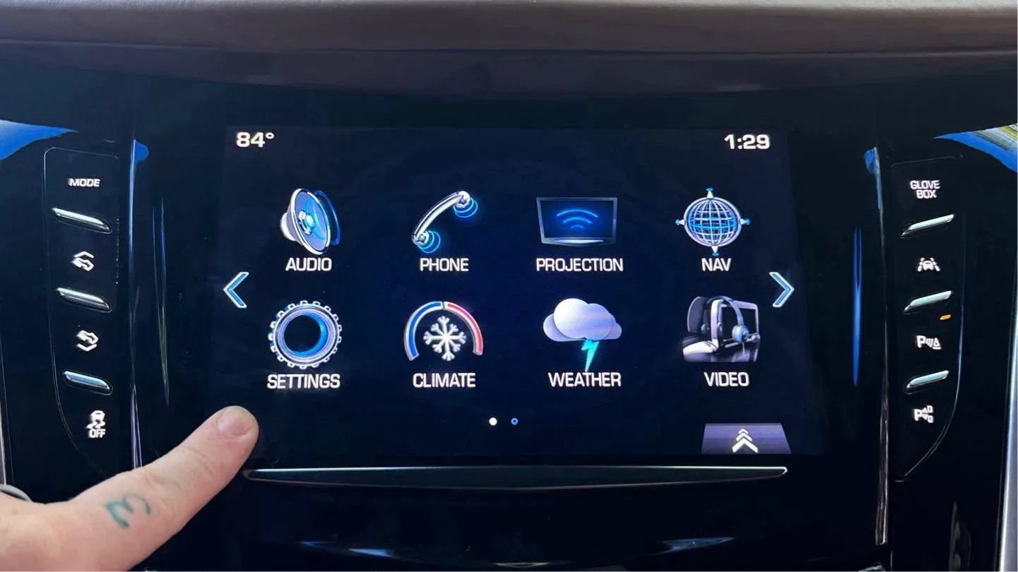 Used 2017 Cadillac Escalade Platinum RWD image 19