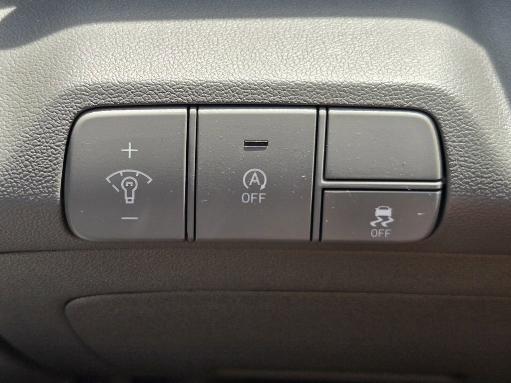 Certified 2025 Hyundai Elantra SE FWD image 27