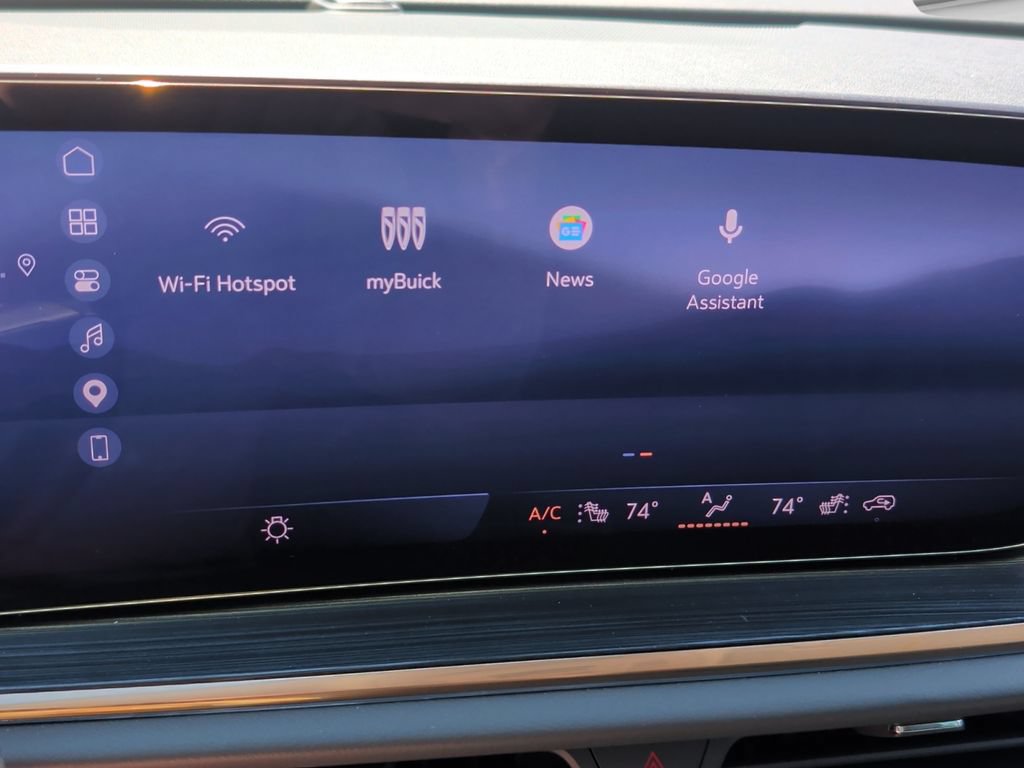Used 2024 Buick Envision Avenir AWD/4WD image 21