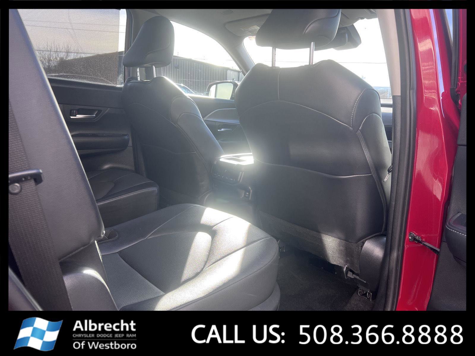 Used 2024 Toyota Grand Highlander XLE image 18