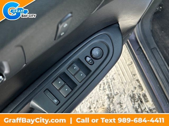 Used 2015 GMC Acadia SLE image 11