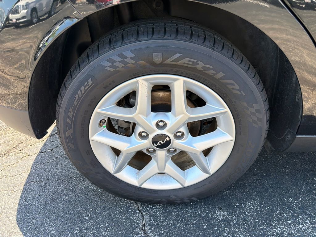 Used 2023 Kia Soul LX w/ LX Technology Package FWD image 6