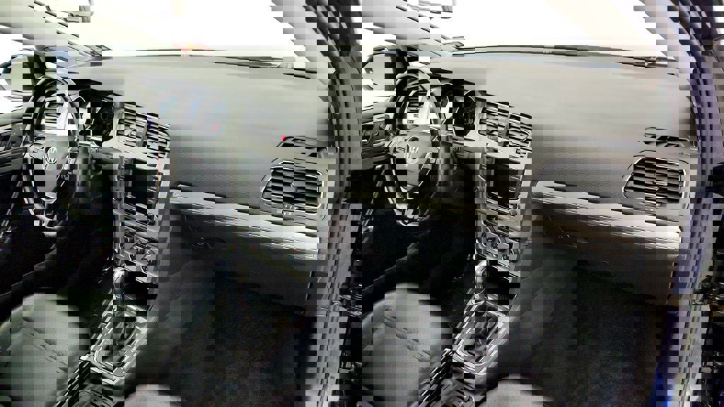 Used 2016 Volkswagen Golf SE w/ Lighting Package image 23