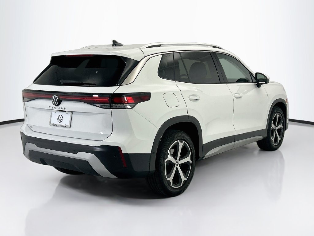 Used 2025 Volkswagen Tiguan SE FWD image 5