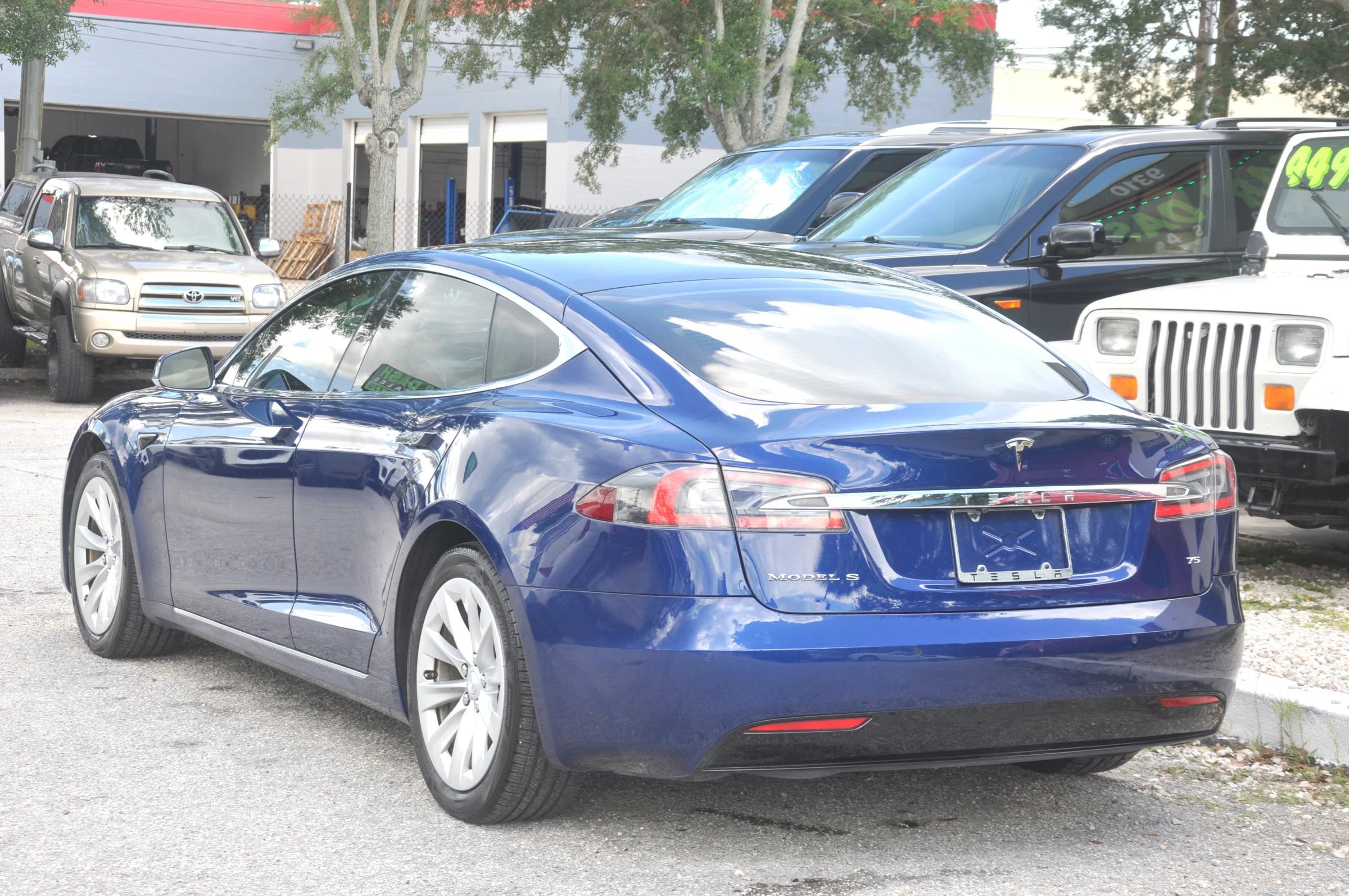 Used 2017 Tesla Model S 75 RWD image 11