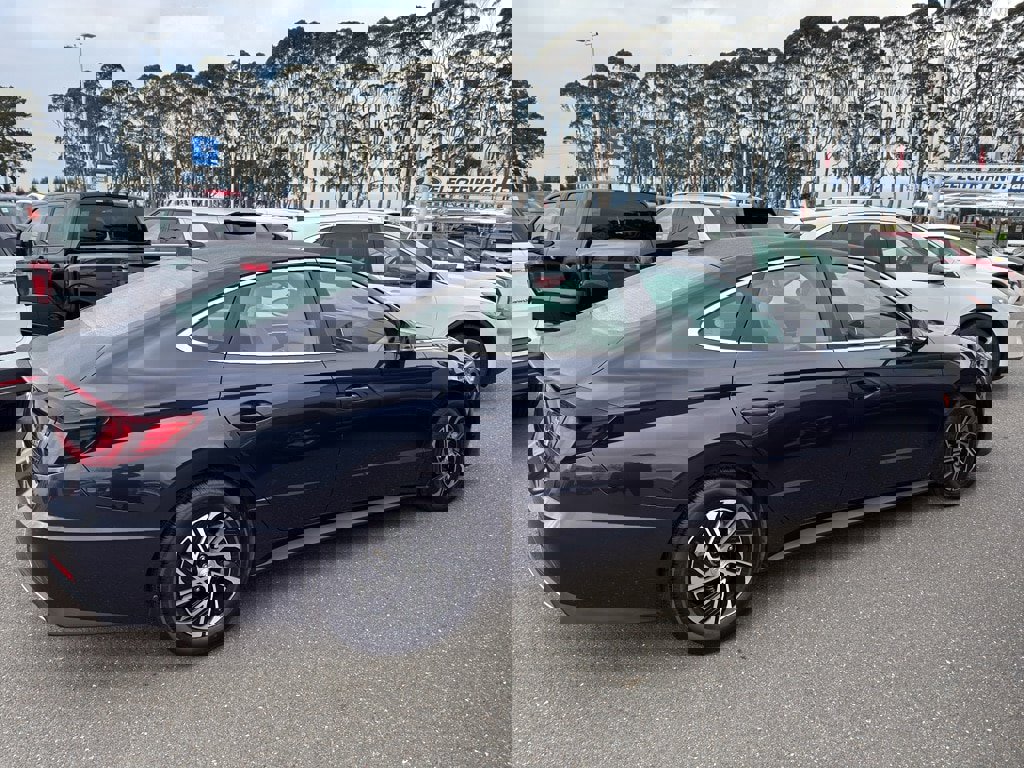 Used 2022 Hyundai Sonata Blue image 3