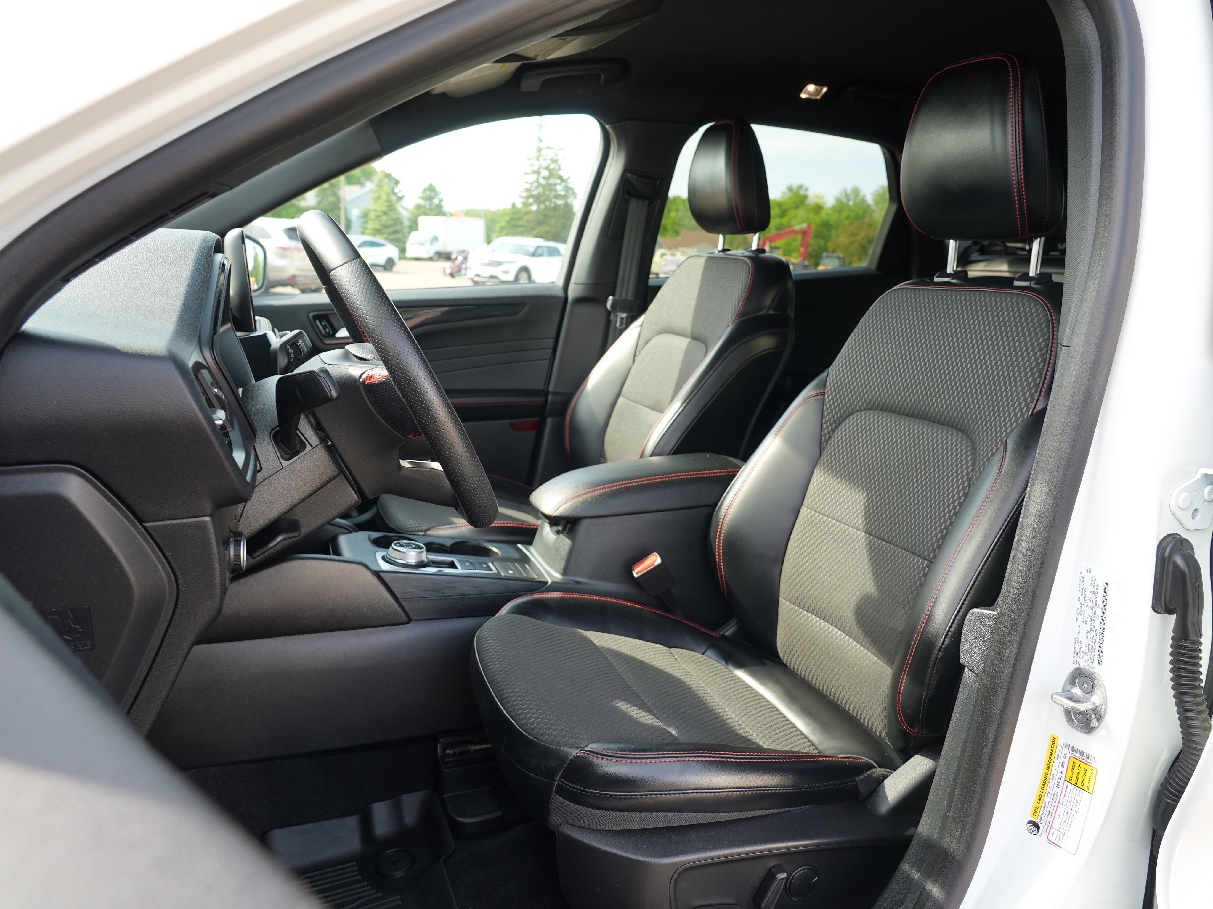 Used 2023 Ford Escape ST-Line Select AWD/4WD image 14