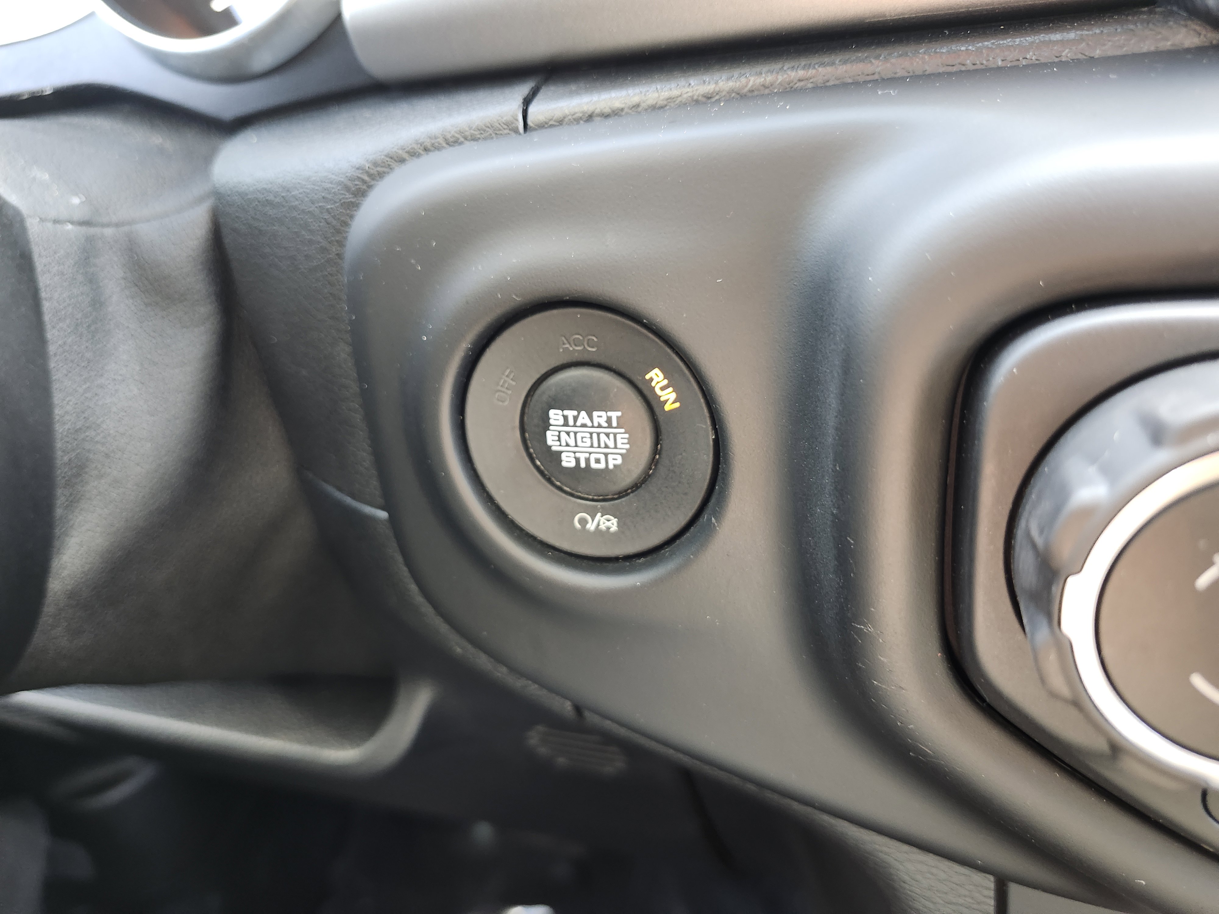 Used 2020 Jeep Gladiator Sport w/ Quick Order Package 24S image 8