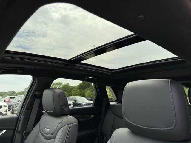 New 2026 Cadillac XT5 Sportv w/ LPO, Floor Liner Package AWD/4WD image 26