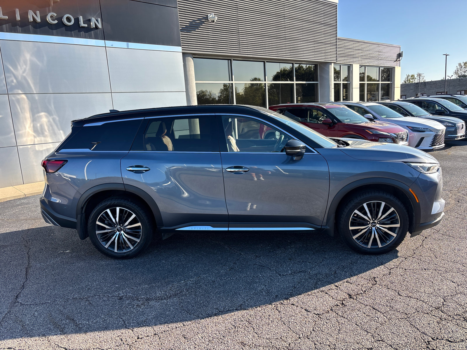 Used 2023 INFINITI QX60 Autograph w/ Cargo Package AWD/4WD image 8