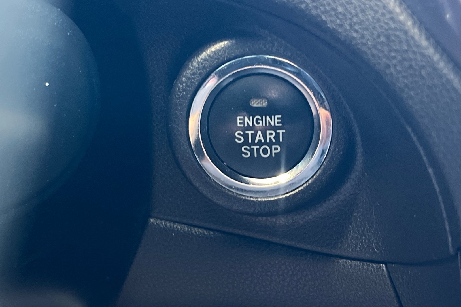 Used 2022 Subaru Ascent Limited w/ Technology Package image 21