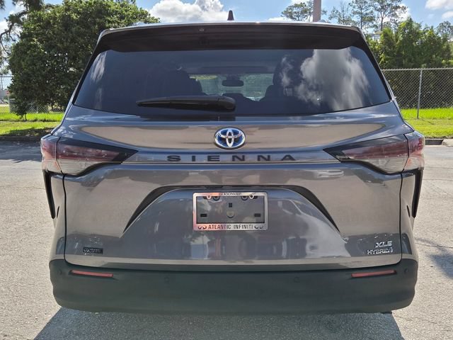 Used 2023 Toyota Sienna XLE FWD image 6