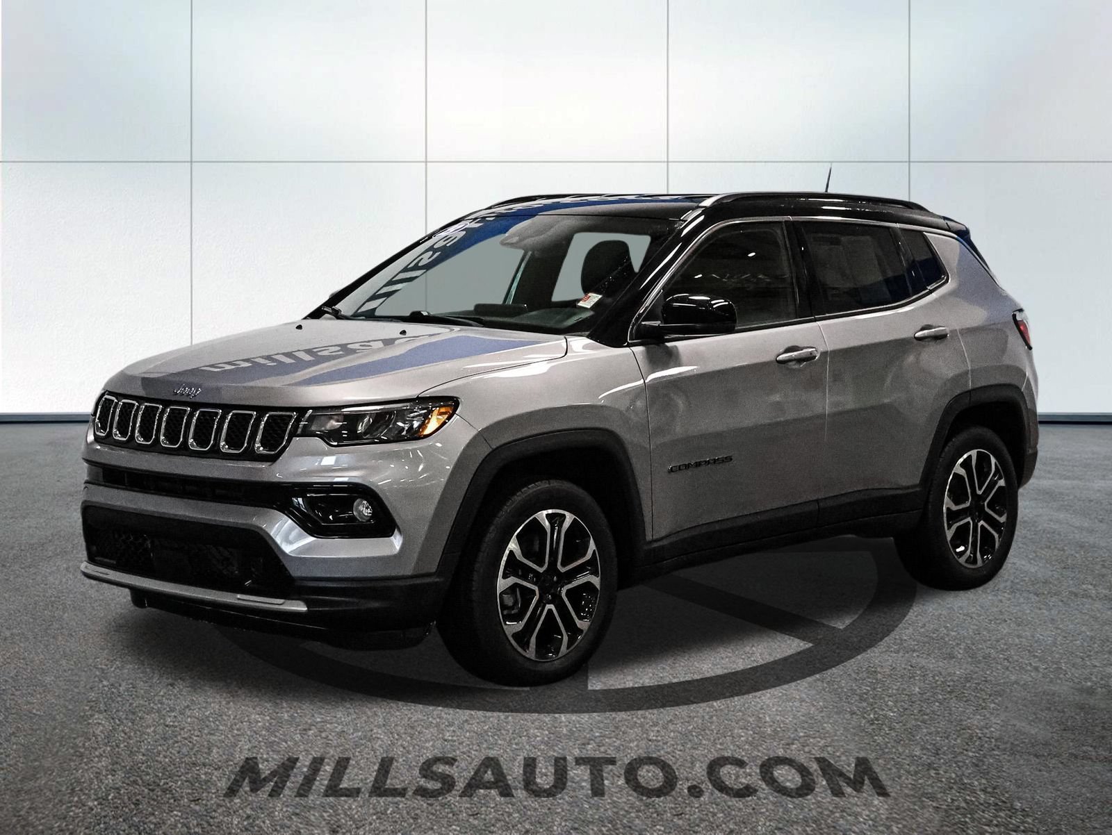 Used 2023 Jeep Compass Limited AWD/4WD image 2