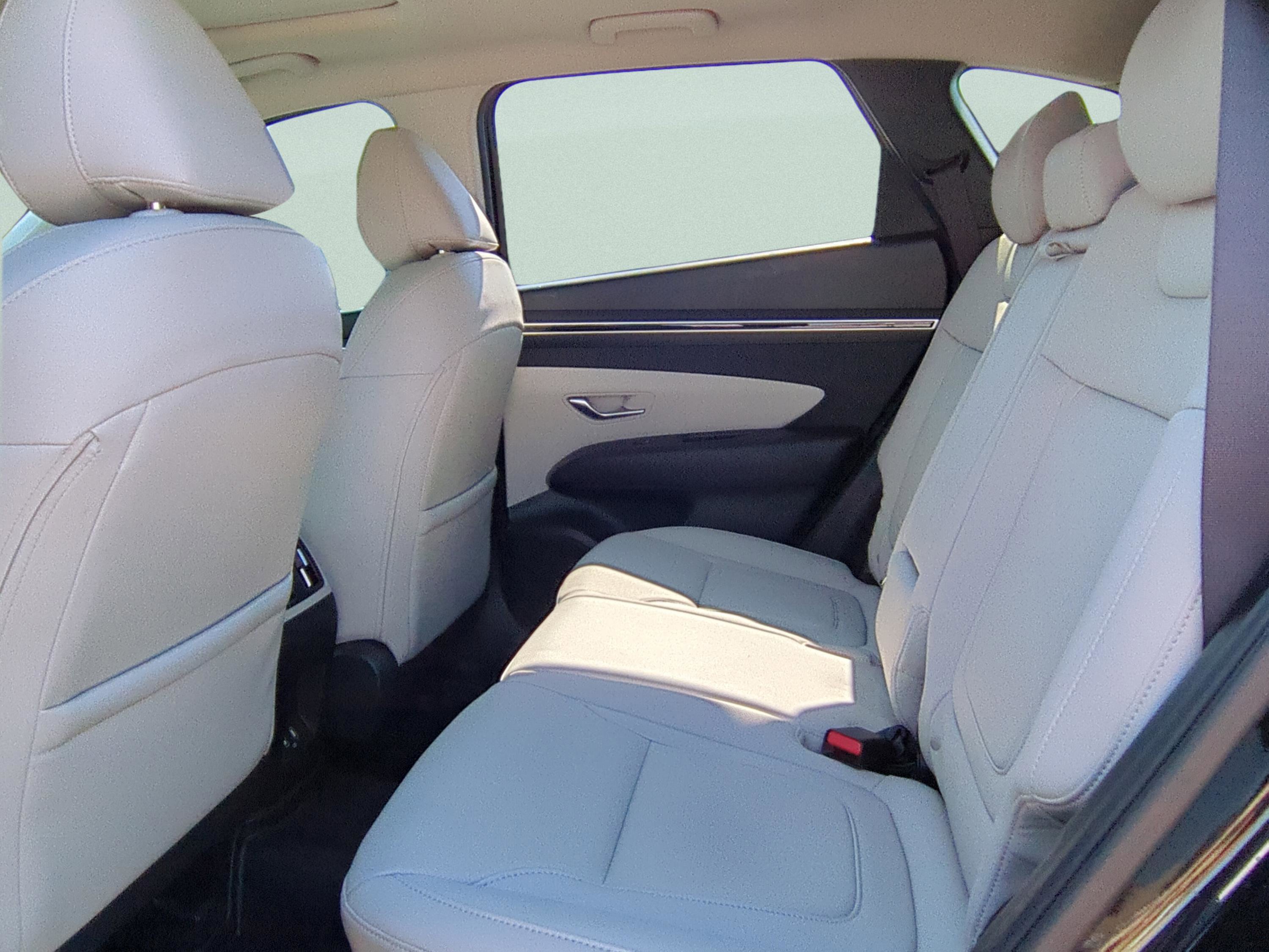 Certified 2024 Hyundai Tucson SEL w/ Convenience Package FWD image 13