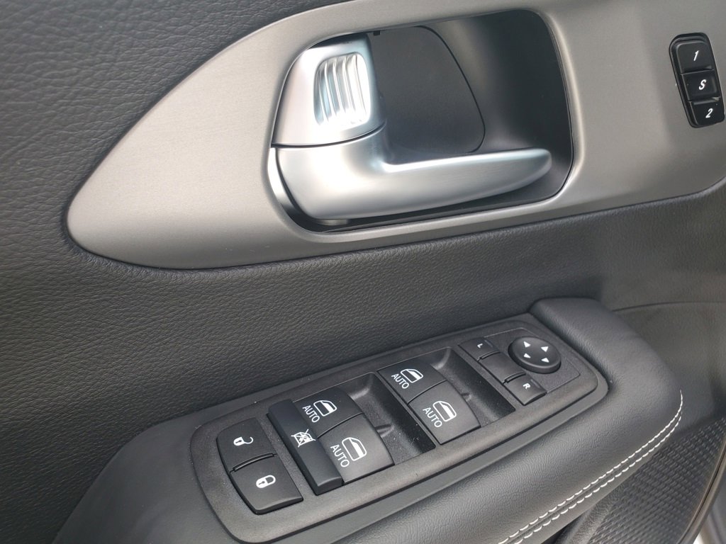 New 2026 Chrysler Pacifica Select image 33