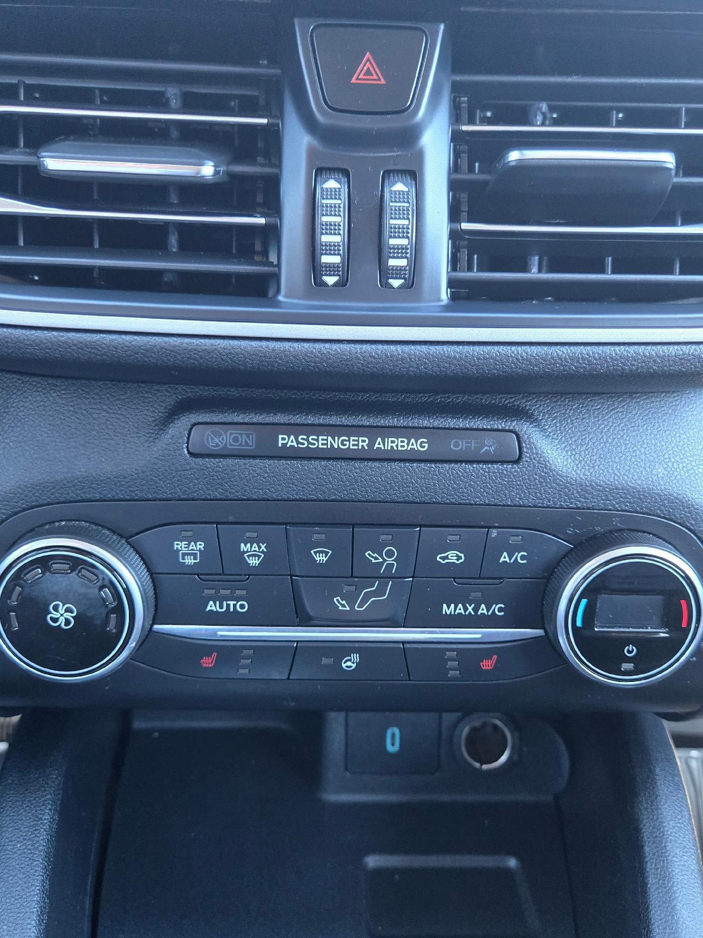 Used 2020 Ford Escape SEL AWD/4WD image 16