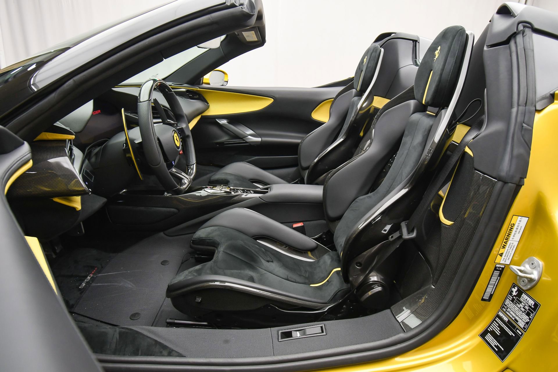 Used 2022 Ferrari SF90 Spider image 16