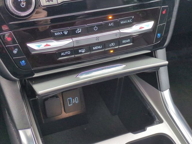 Used 2023 Ford Explorer Platinum w/ Technology Package AWD/4WD image 25