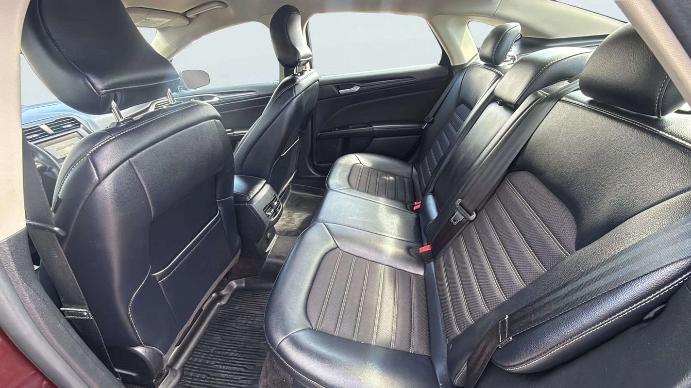 Used 2018 Ford Fusion SE w/ Equipment Group 201A FWD image 14