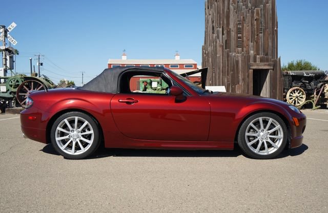 Used 2006 MAZDA MX-5 Miata Sport w/ Appearance Pkg RWD image 11