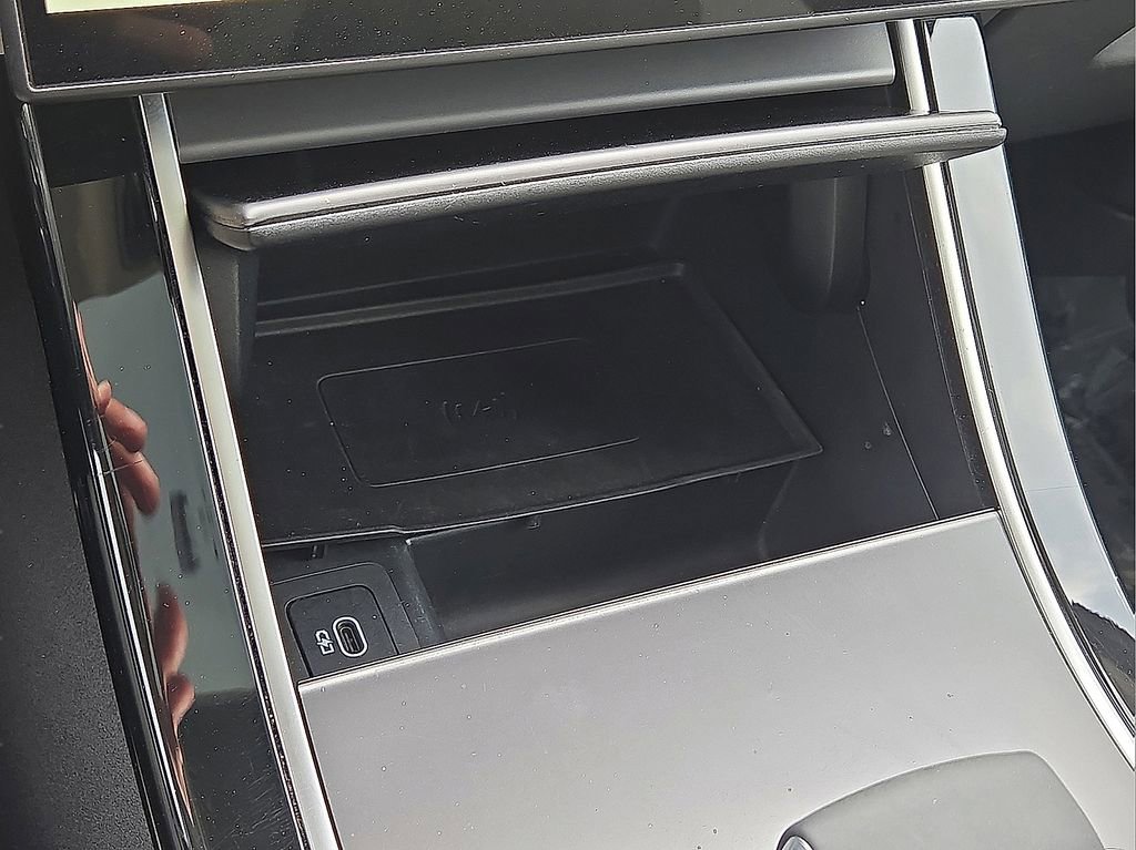 Used 2025 Land Rover Range Rover Velar Dynamic SE image 30