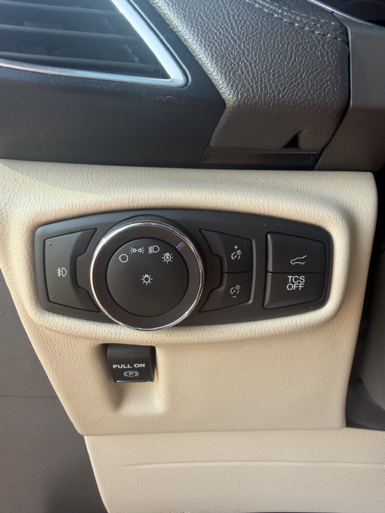 Used 2019 Lincoln Nautilus Select AWD/4WD image 11