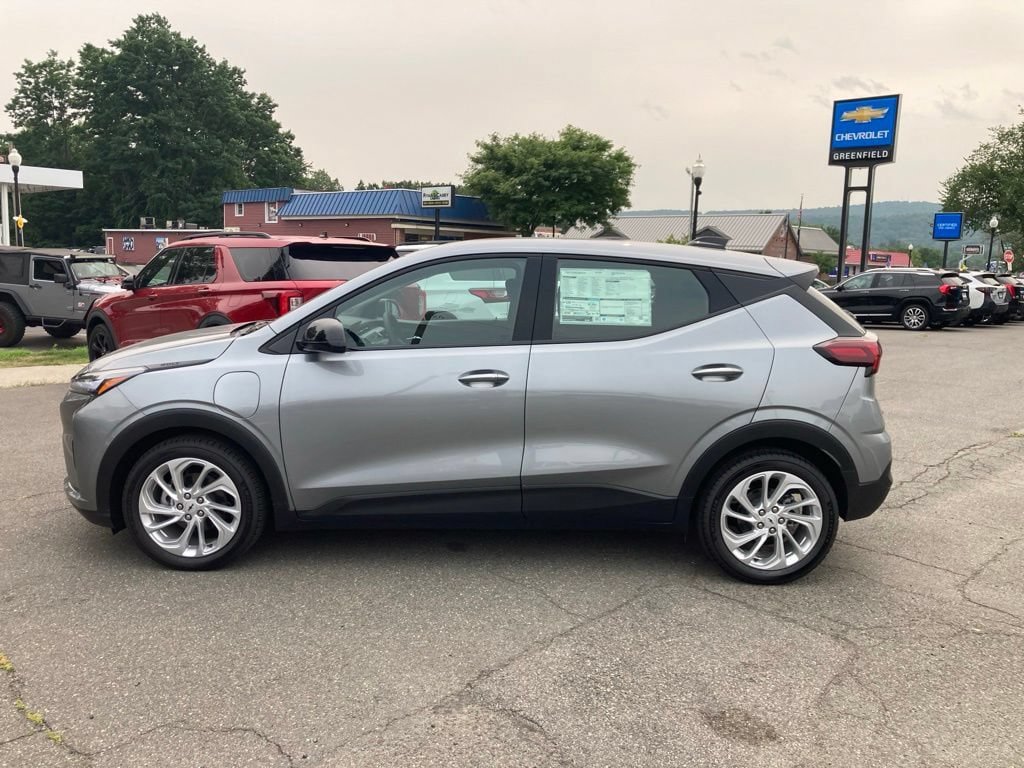 New 2027 Chevrolet Bolt LT w/ Comfort Package FWD image 21