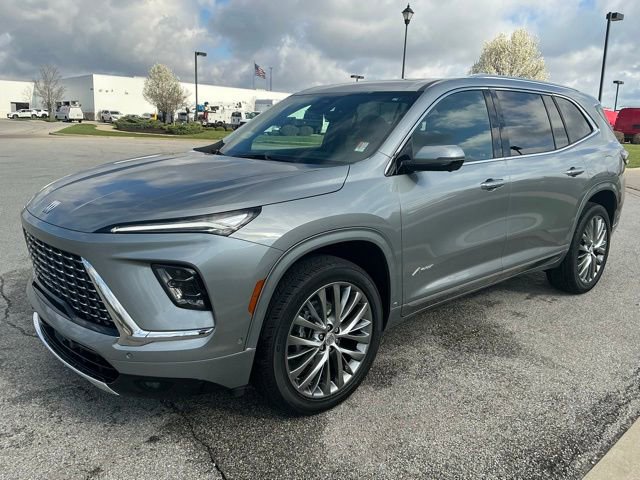 Used 2025 Buick Enclave Avenir w/ Super Cruise Package image 3