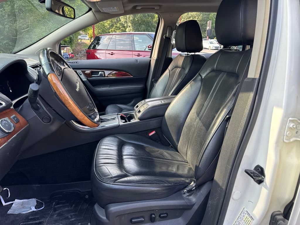 Used 2013 Lincoln MKX FWD image 5