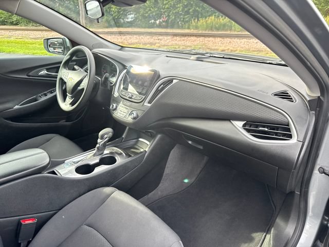 Used 2025 Chevrolet Malibu LT FWD image 25