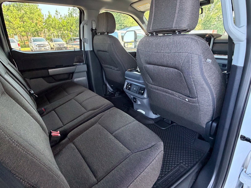 New 2027 Ford F250 XLT w/ XLT Premium Package AWD/4WD image 13