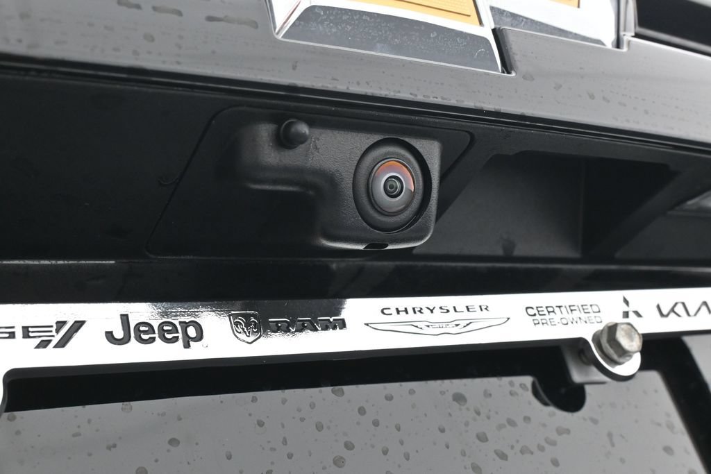 Used 2025 Chevrolet Traverse LT FWD image 34