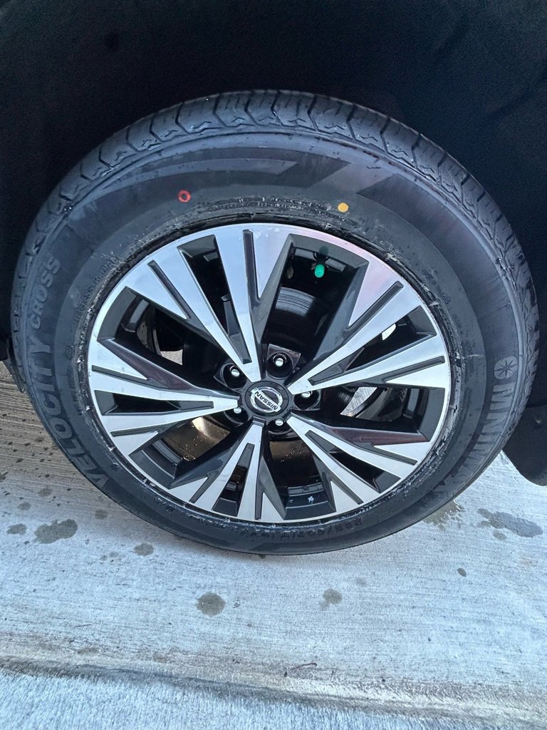 Used 2021 Nissan Rogue SV image 19