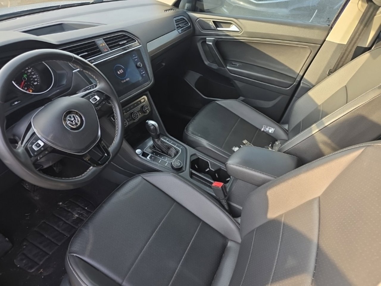 Used 2021 Volkswagen Tiguan SE image 25