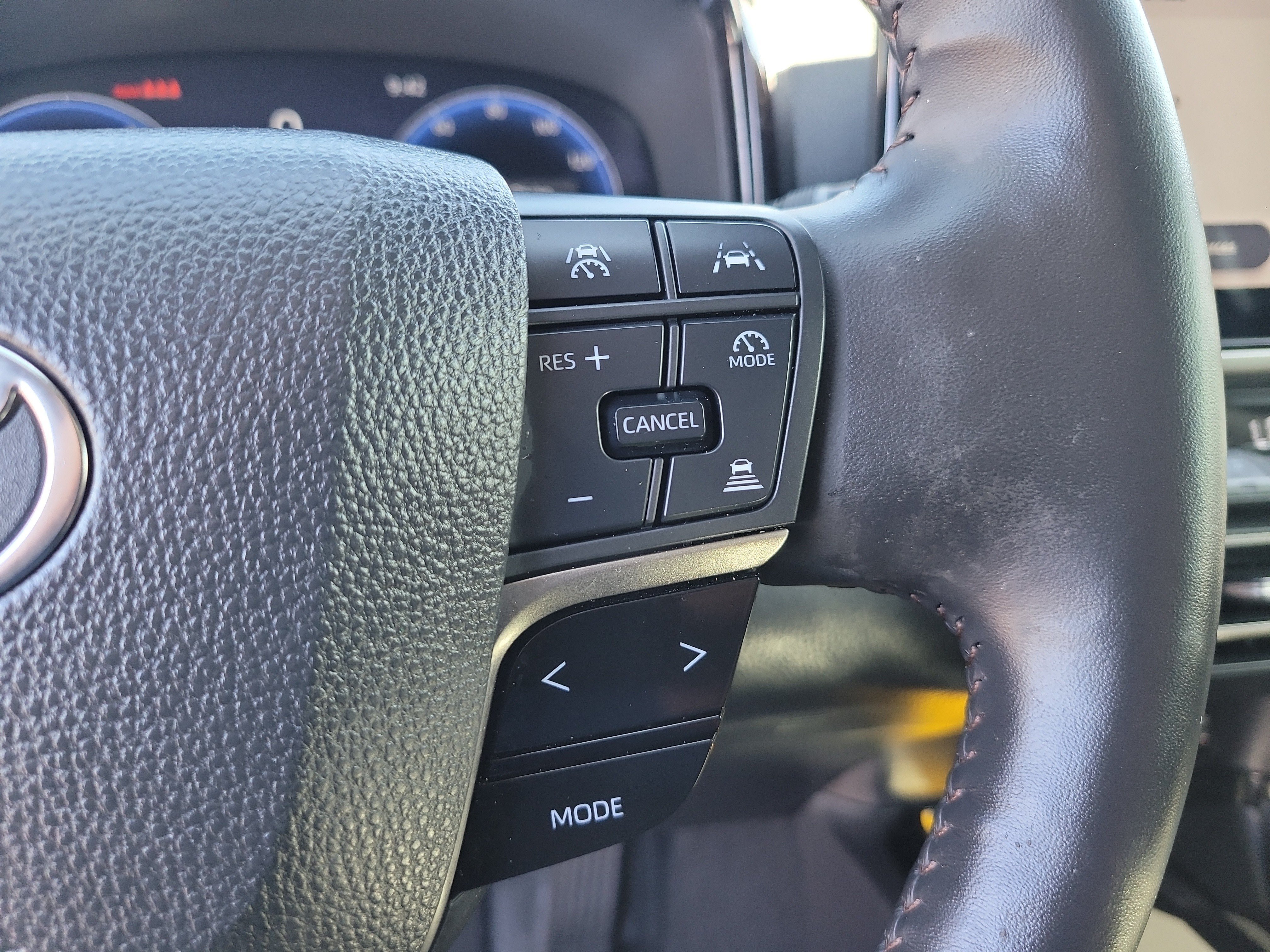 Used 2025 Toyota Camry XLE FWD image 28