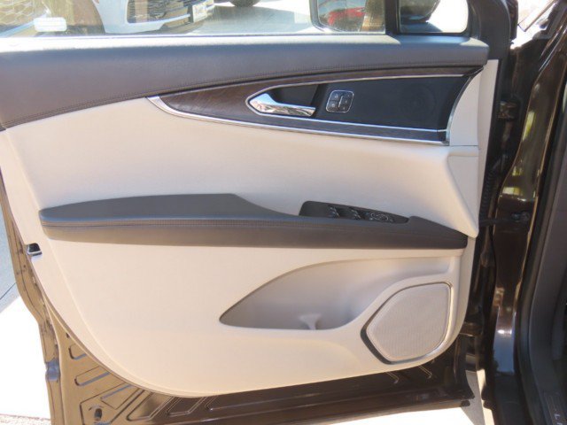 Used 2019 Lincoln Nautilus Select FWD image 23