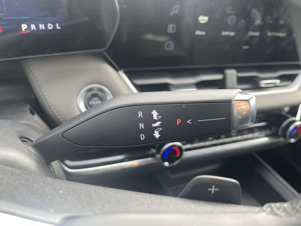 Used 2025 Chevrolet Equinox LT w/ Convenience Package II image 32