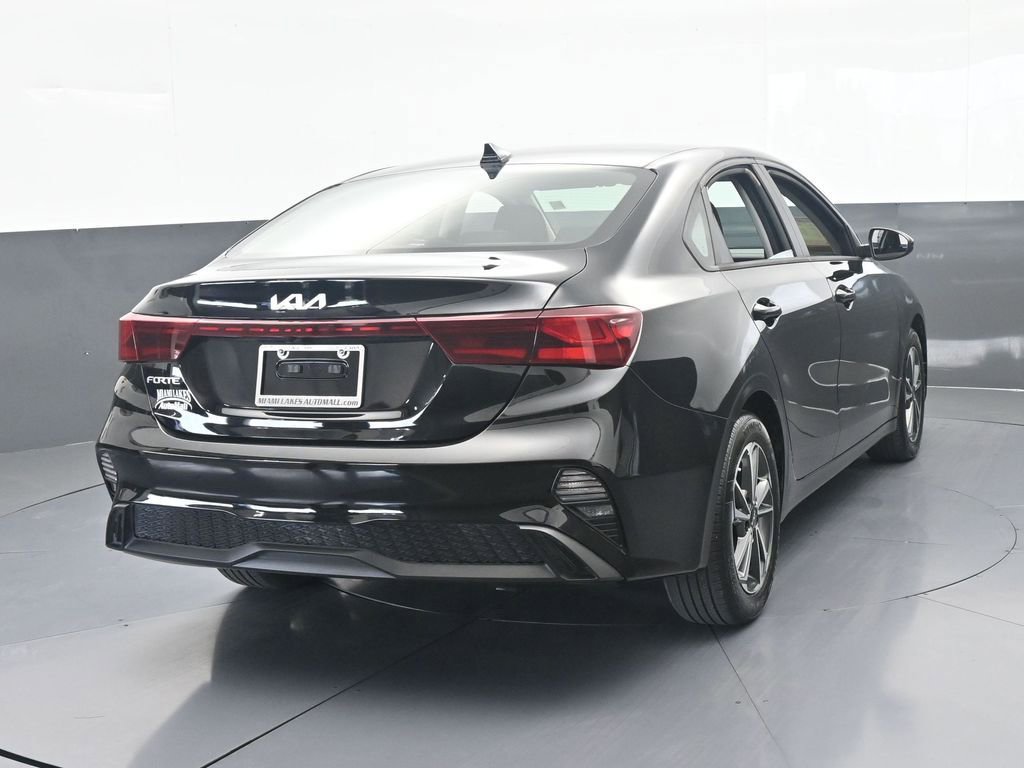 Used 2023 Kia Forte LXS FWD image 5