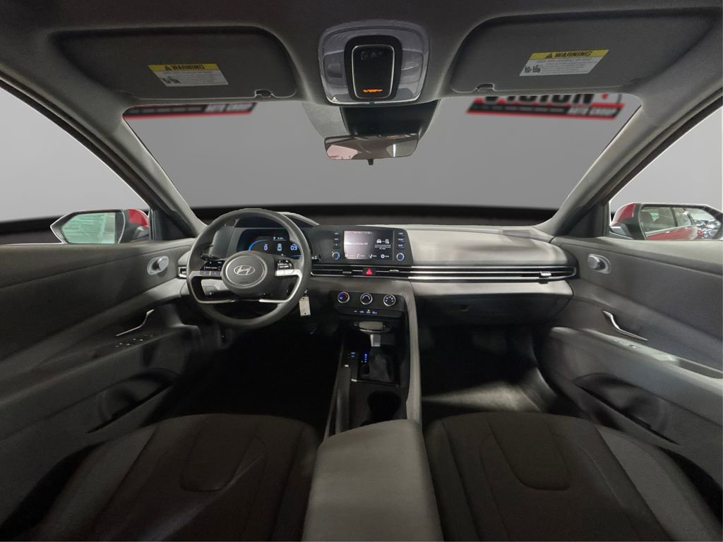 Certified 2025 Hyundai Elantra SE image 25