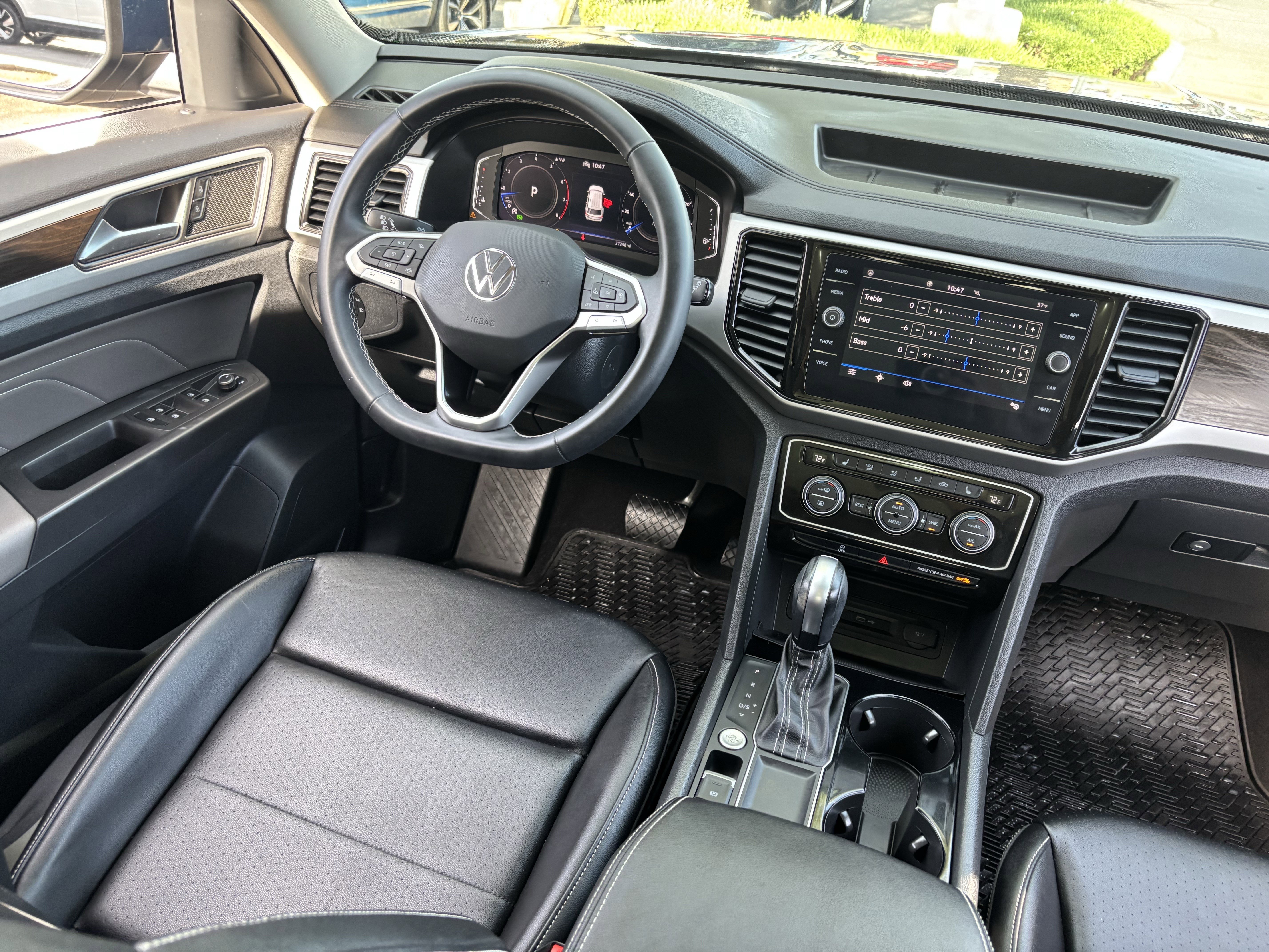 Used 2022 Volkswagen Atlas SE w/ Panoramic Sunroof Package image 12