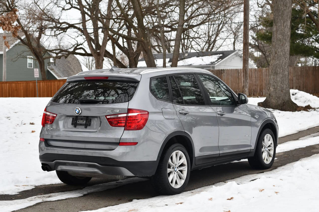 Used 2017 BMW X3 xDrive28i AWD/4WD image 4