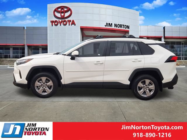 Used 2025 Toyota RAV4 XLE w/ Convenience Package FWD image 5