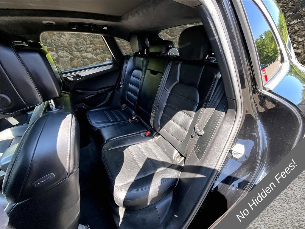 Used 2018 Porsche Macan Turbo w/ Premium Package Plus AWD/4WD image 23