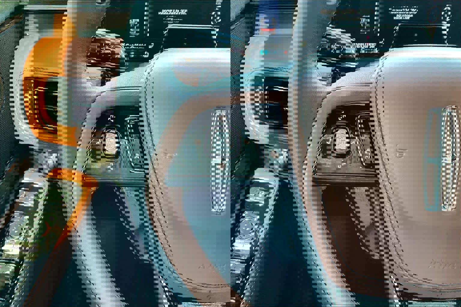 Used 2025 Lincoln Aviator Reserve image 24